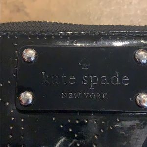❤️KATE SPADE NEW YORK zip up Patent Leather Wallet